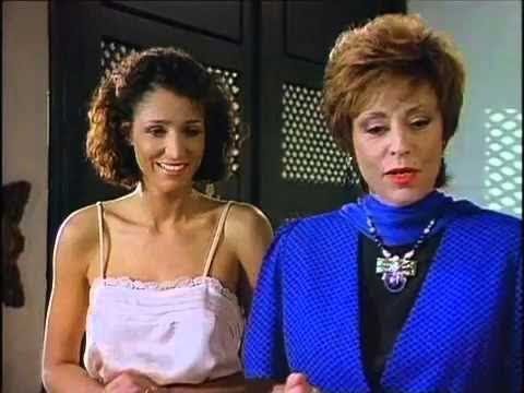 Hotel Paradies Folge 15 - Blumen für Katinka