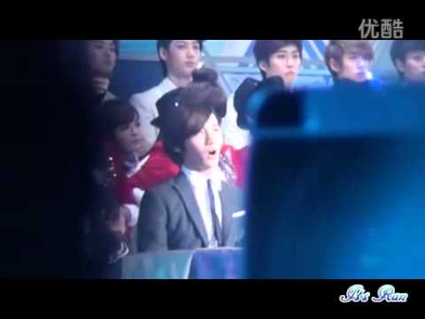 111230 [FANCAM] SBS Gayo Changmin (fanboy^^) singing along with CNBLUE songs