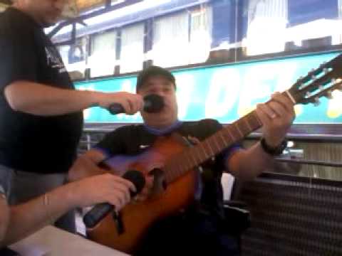 Pichu Straneo en ALGO POR EL VERANO