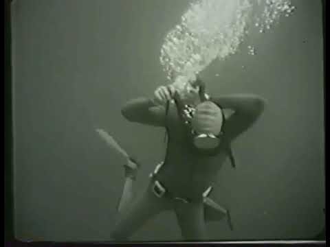 Vintage Scuba Killer Girl fight underwater for treasure