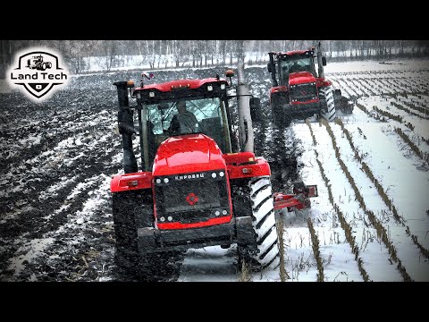 Two of the most powerful KIROVETS K-746M tractors are plowing a field in the snow! Review of the ...