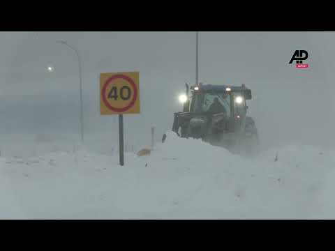 Icelandic voters brave winter storm to vote in parliamentary elections