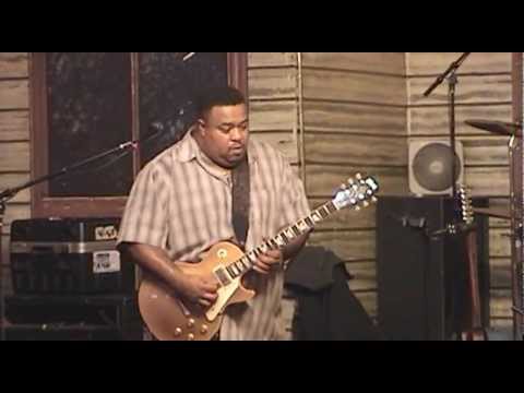 LARRY McCRAY BAND - Kingston Mines,  Chicago - USA - December 8, 2012