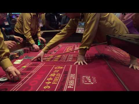 Dude Gets Kicked Out Of Main Event In Vegas Then Gets Up & Walks On Craps Table