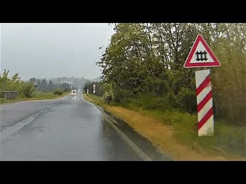 Passaggio a livello Gamalero (AL) e attraversando il paese # railroad crossing # bahnübergang