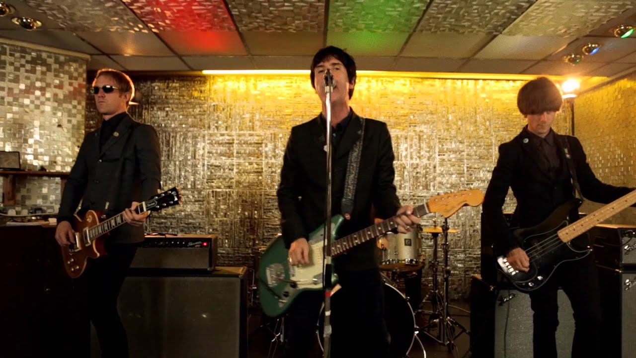 Johnny Marr - Easy Money [Official Music Video] - YouTube