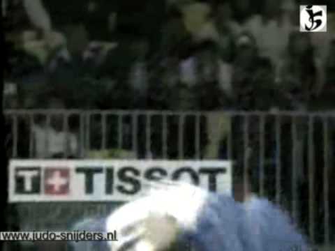 Judo 2006 Doha: Miresmaeili (IRI) - Khashbaatar (MGL) [-66kg].