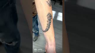 Chains ⛓️ @rolandmapl #roliwise#tattooartist #graphics #menstyle #chain #youtubeshorts