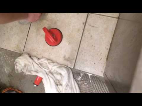 How to quickly remove tile without breaking