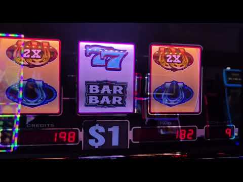 Mini -JACKPOT! Thought I'd try the old machine Golden HORSESHOE and hit a good one #slots #jackpot 