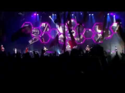 Muse - Plug in Baby live @ Glastonbury 2010