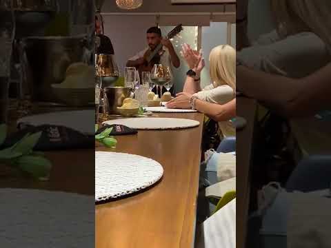 Claudia Villafañe disfrutando del Bandoneon de Diego Gutiérrez #Chamamé