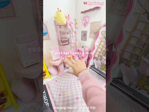 Jangan kangen sama kamar pink aku, ya! 🥹💖 Atmosfernya selalu bikin hati berbunga-bunga.