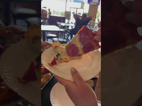 Me n Ed’s is the BEST PIZZA in Fresno #shorts #pizza #fresno