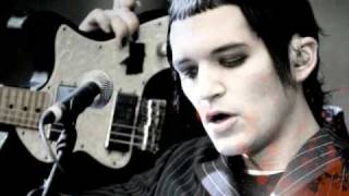 Molko's Cutting Tone and Bizarre Tunings