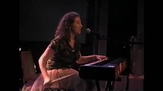 Regina Spektor - Poor Little Rich Boy - Live at Knitting Factory (2004-09-09)