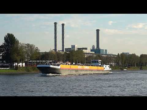 ⛴ 'VOLHARDING 2' motortankschip, 02012508, van Koole Zaandam heeft flinke vaart
