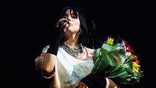 How Fans Give Billie Eilish Flowers