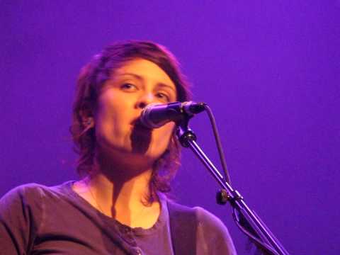 16/23 Tegan & Sara - Frigid Freak + Hop A Plane @ The Forum #2, Melbourne, VIC 5/12/10