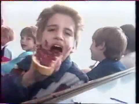 Régi reklám részlet - Görbe Nóra kés villa olló