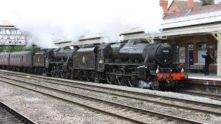 preview picture of video 'Black Fives Double-heading Cathedrals Express through Newbury 02/12/14'