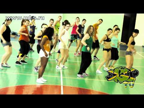 BIG UP KEMP Russia 2011 - Workshop by QUEENSY (Blazin' crew) on "Good Good" - Alaine feat. Shaggy