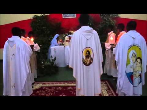 Jeudi saint, adoration du Saint Sacrement, procession vers le reposoire