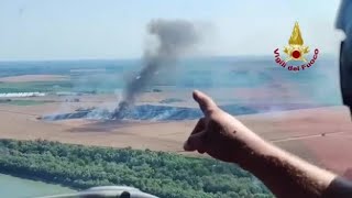 Adria, vasto incendio distrugge un campo di grano di trenta ettari
