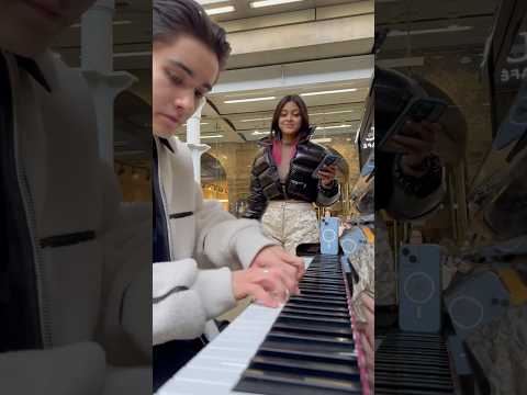 I met @YohaniMusic in London🤯That was amazing✨❤️#manike #yohani #srilanka #bollywoodsongs #piano