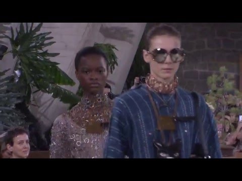 LOEWE Fall Winter 2016 women's runway collection