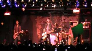 PUSH PLAY&#39;s &quot;COVER GIRL&quot; LIVE
