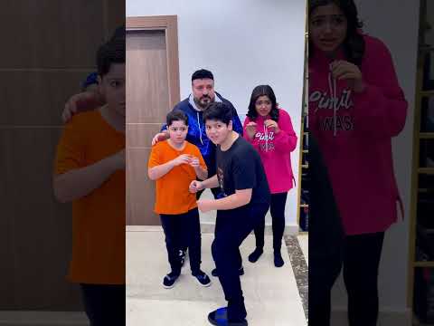 الزومبي يطاردنا في بيتنا 😯 Zombies are chasing us in our house #comedy #funny