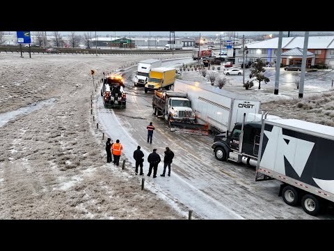 02-01-2023 West Memphis, AR - Plow Hit Semi - Numerous Big Rigs Piled Up - 4K