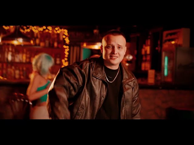Video zu 'Low Rider' ansehen Video zu 'Low Rider' ansehen