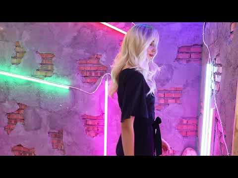 Lace Front Wig Blonde 22 Inch