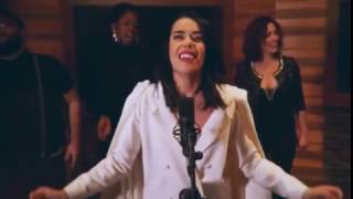 Beatriz Luengo - Reik - Mas que suerte - Live version Extraordinaria