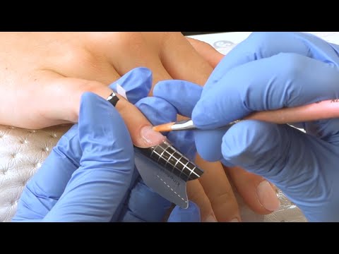 Prodloužení nehtů na papírovou šablonu BB gelem BIO-nails