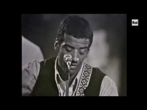 Benjor & Trio Mocotó - MAS QUE NADA/CHOVE CHUVA em 1970