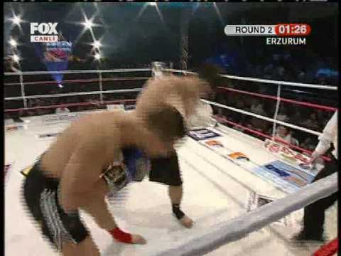 Bahadir Sari Sirp rakibine karsi - Part2.avi