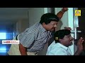 இந்த ஓட்டை வழியா பாத்தா ஒரு பொண்ணு பா�