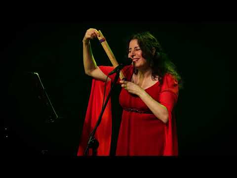 ZNIKOMEK - wiersz: BOLESŁAW LEŚMIAN, muzyka i śpiew: ANNA RIVEIRO, piano-Anna Hajduk, bas-Michał Zuń