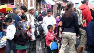 preview picture of video 'Chichicastenango market scenes.'