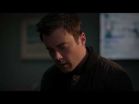 Michaela and Zeke help a passenger in the hospital - Zekaela 4x04