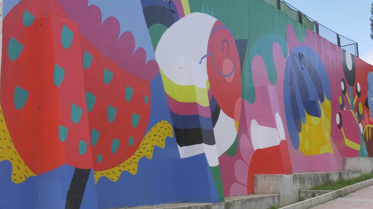 Dos nuevos murales cambian radicalmente la imagen del colegio Maicandil