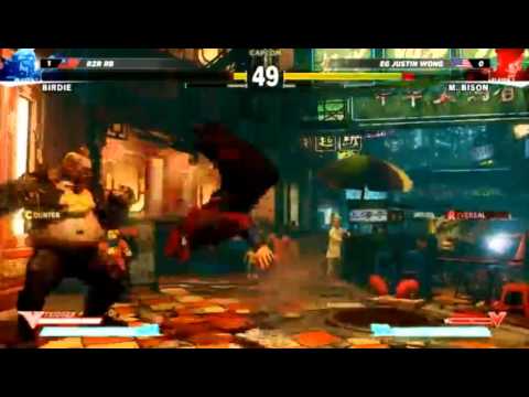 E3 2015 Street fighter 5 Gameplay Justin wong vs RB