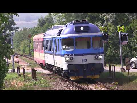 854 207 Radka opouští zastávku Valtice - město