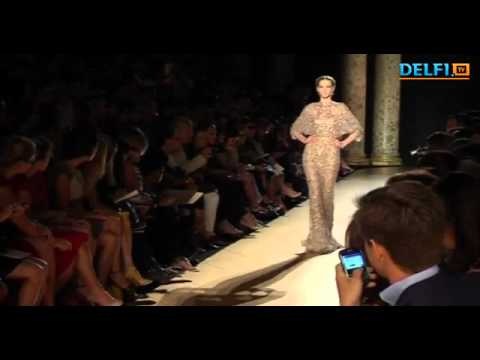 Paris designer Elie Saab unveiled the period 2012-2013. autumn-winter collection