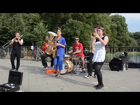 Hot Staff - Live auf der Brücke - Misirlou