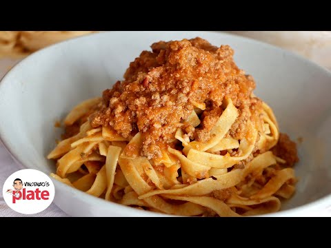 How to Make BOLOGNESE SAUCE like an Italian