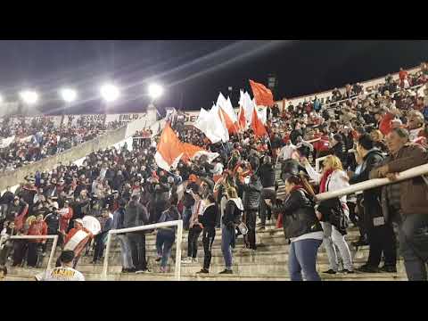 "Huracán ponga más huevos!! Ingreso de la hinchada de Huracán contra Boca" Barra: La Banda de la Quema &bull; Club: Huracán